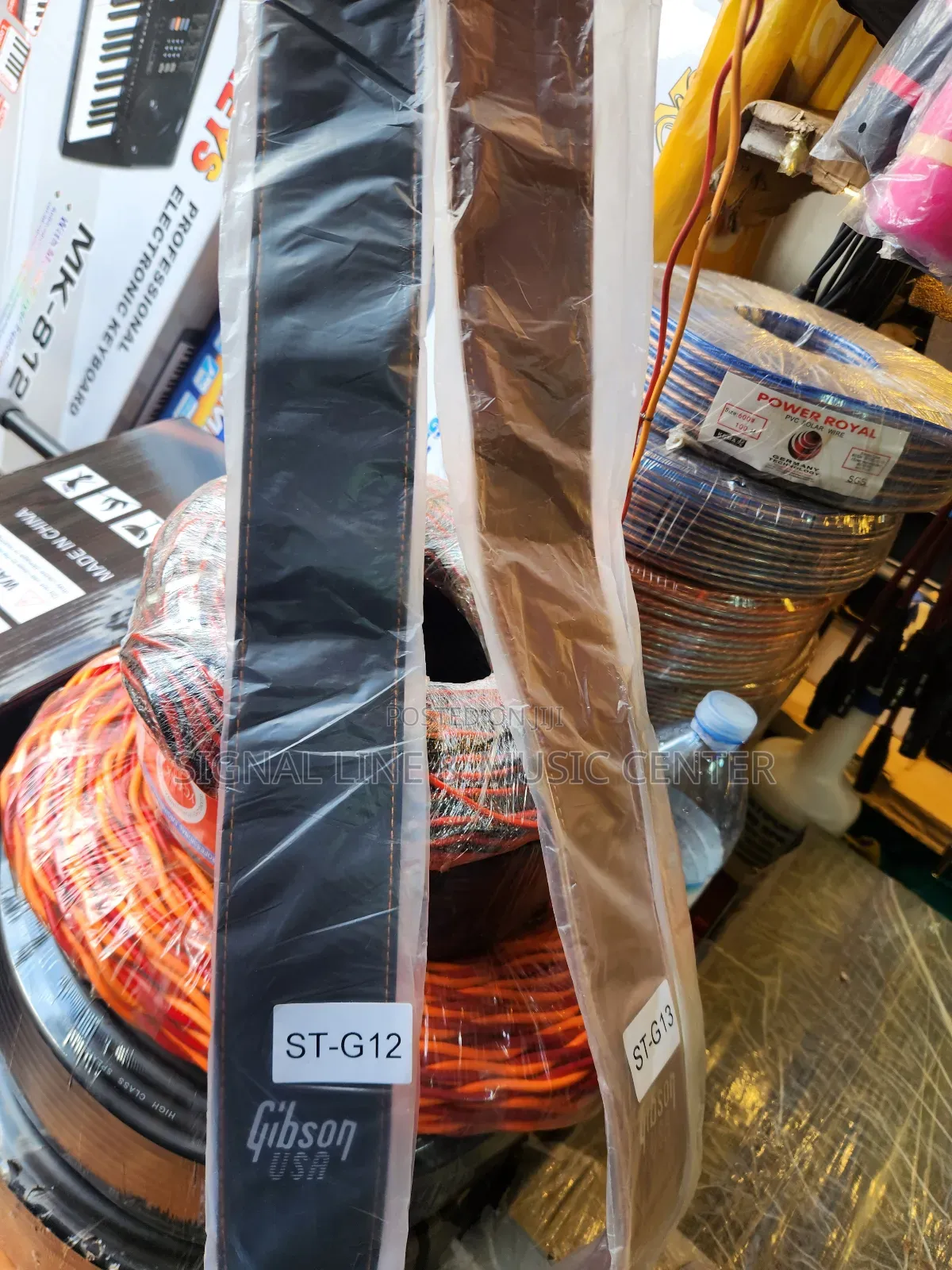 Guitar Strap Bass, Solo