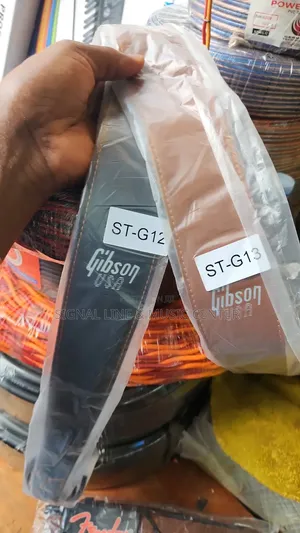 Guitar Strap Bass, Solo