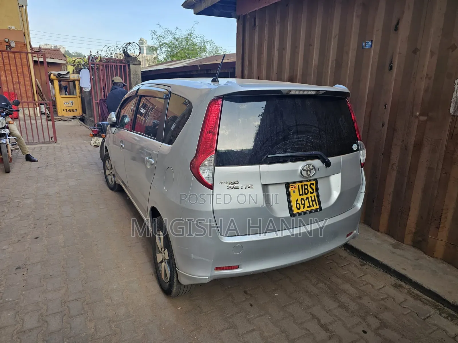 Toyota Passo Sette 1.5 AWD 2009 Silver