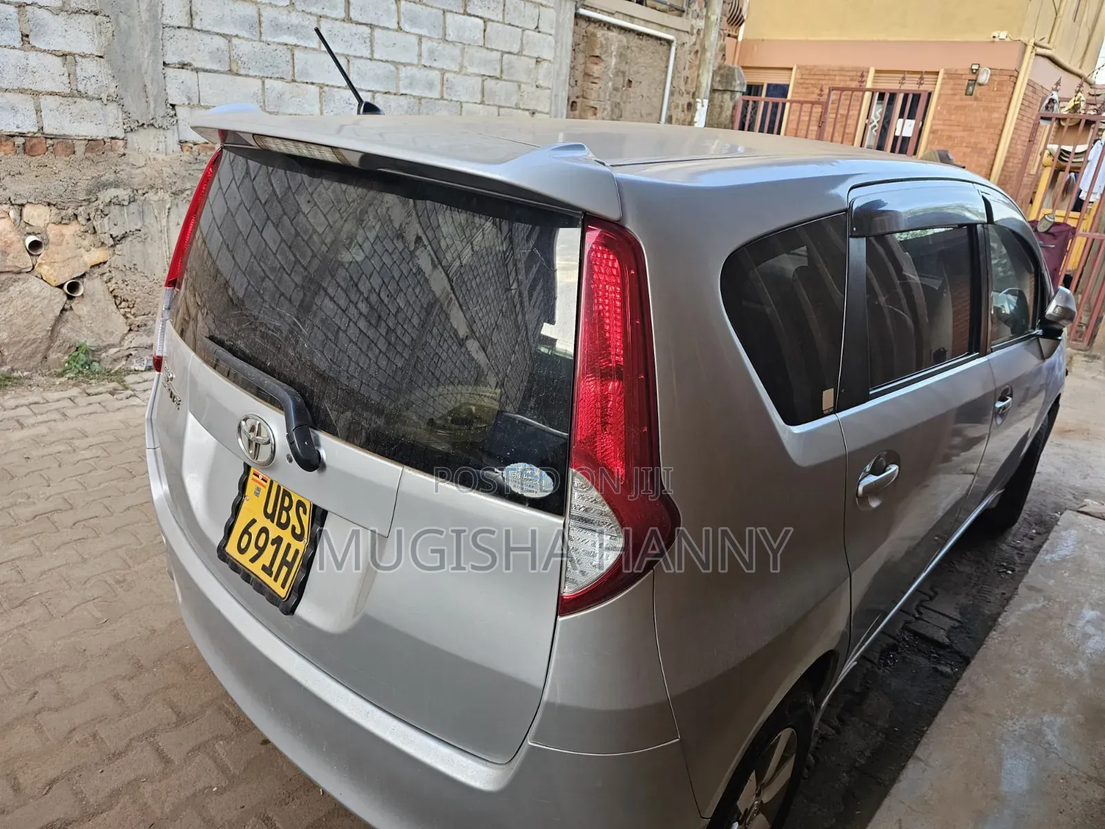 Toyota Passo Sette 1.5 AWD 2009 Silver