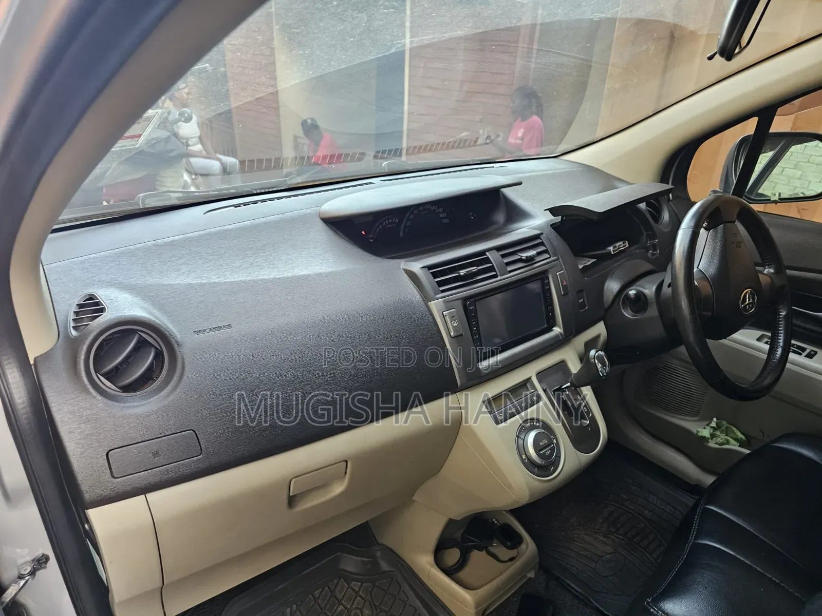 Toyota Passo Sette 1.5 AWD 2009 Silver