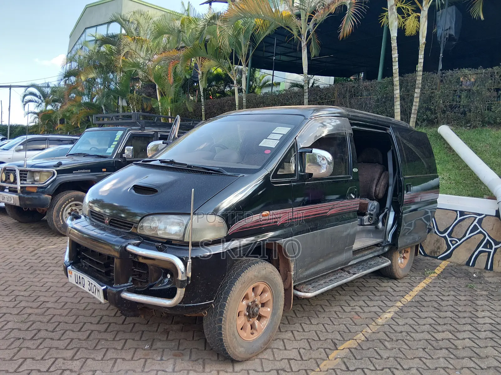 Mitsubishi SpaceWagon 1998 Black