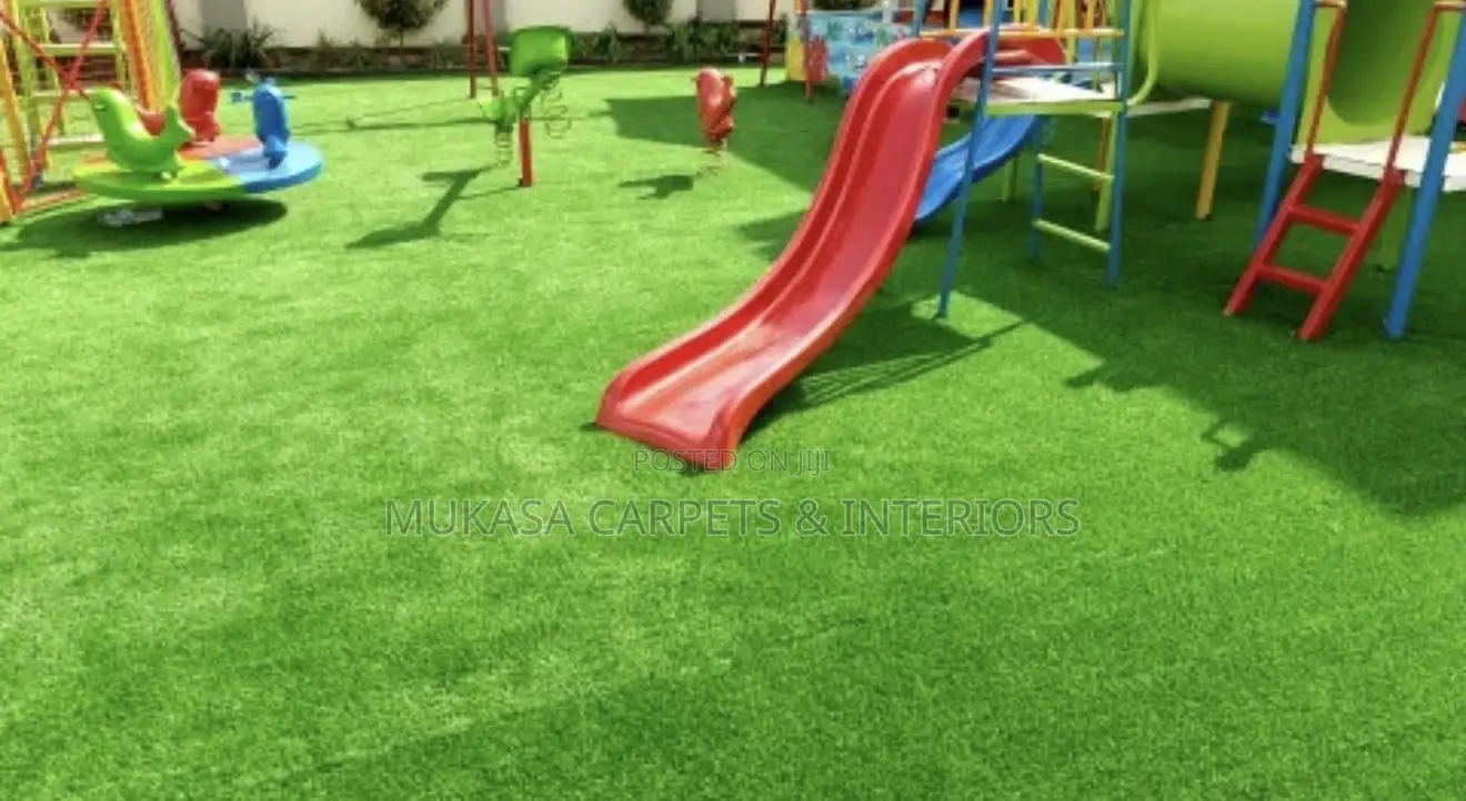 Natural Look Grass Carpet for Landscaping Decoration