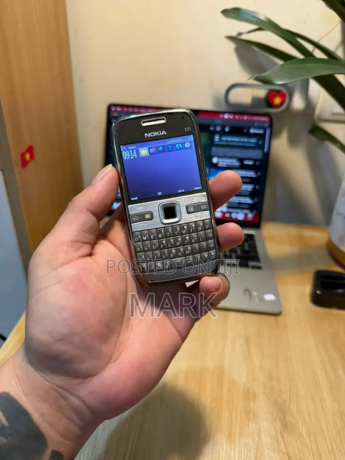 Nokia E72 Gray