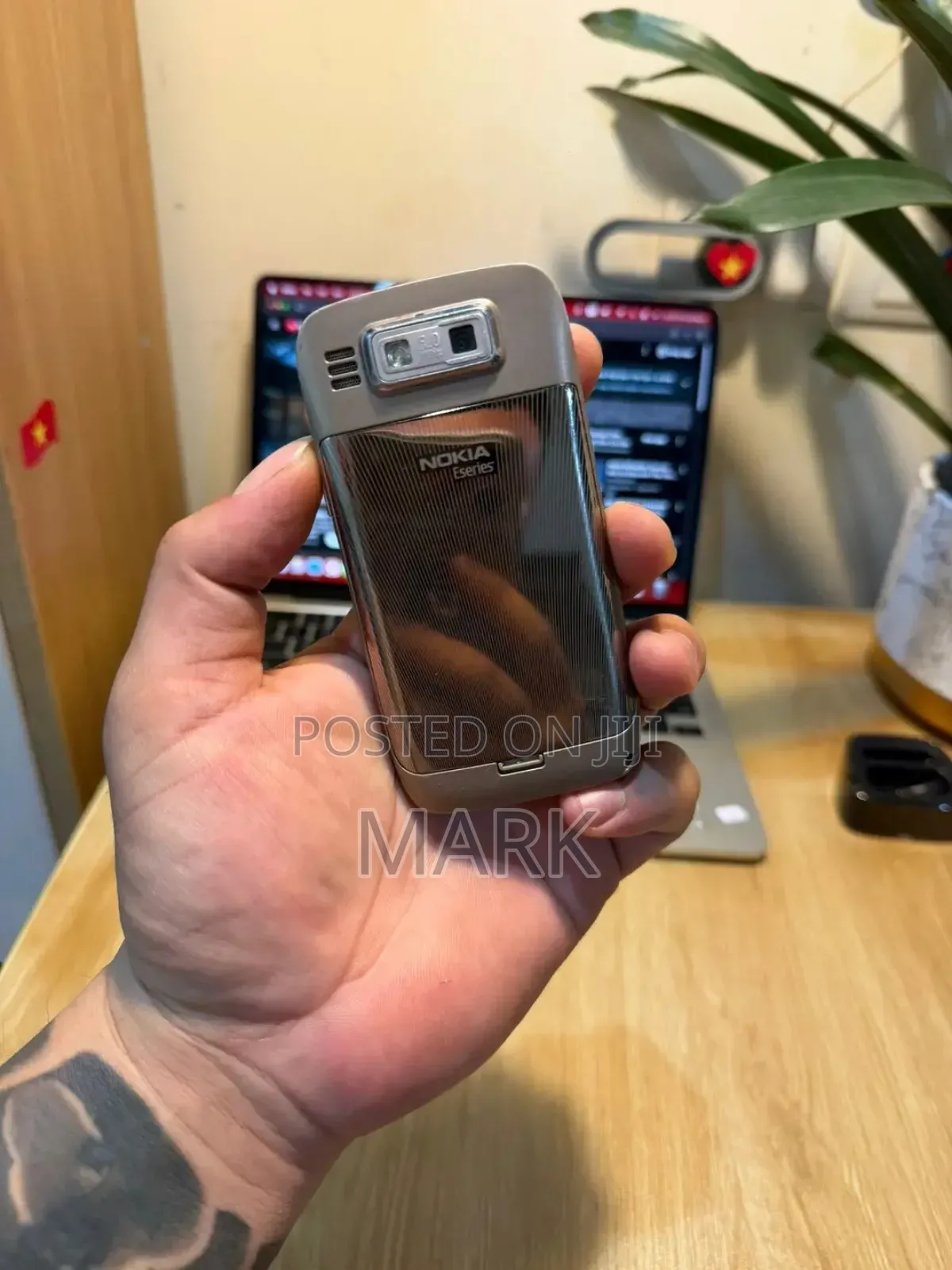 Nokia E72 Gray