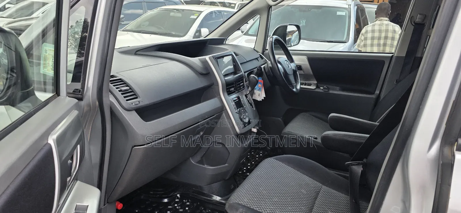 Toyota Noah 2010 Silver