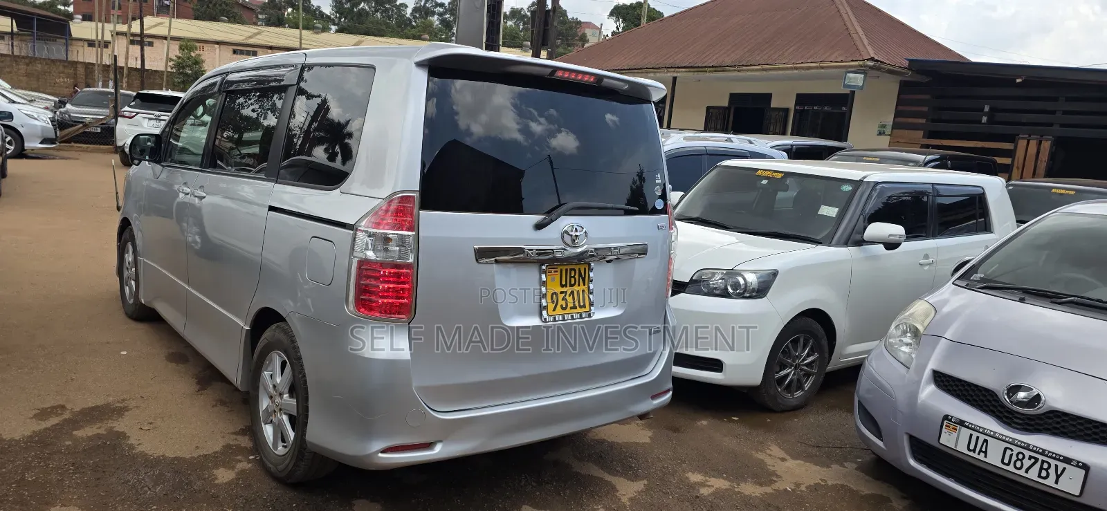 Toyota Noah 2010 Silver