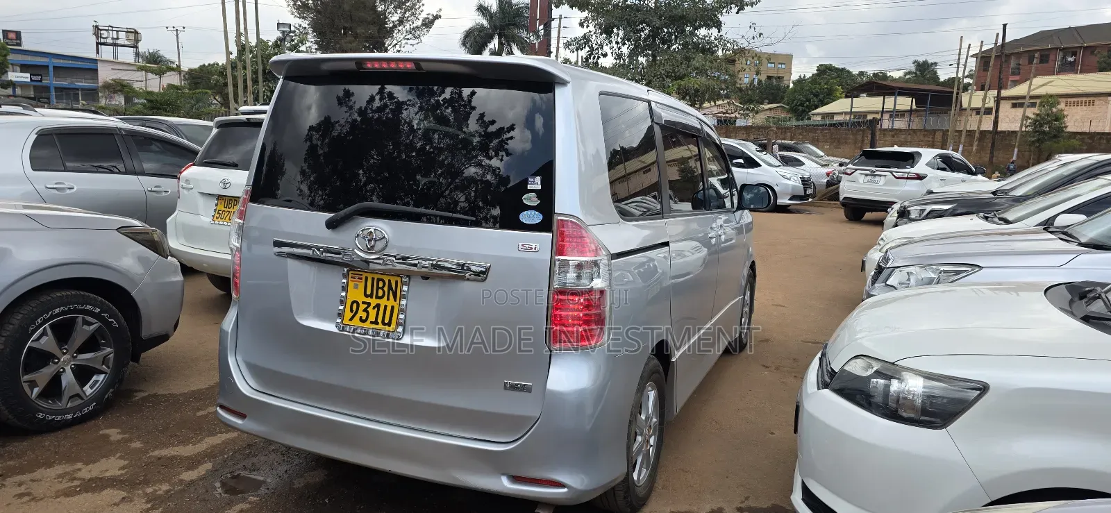 Toyota Noah 2010 Silver