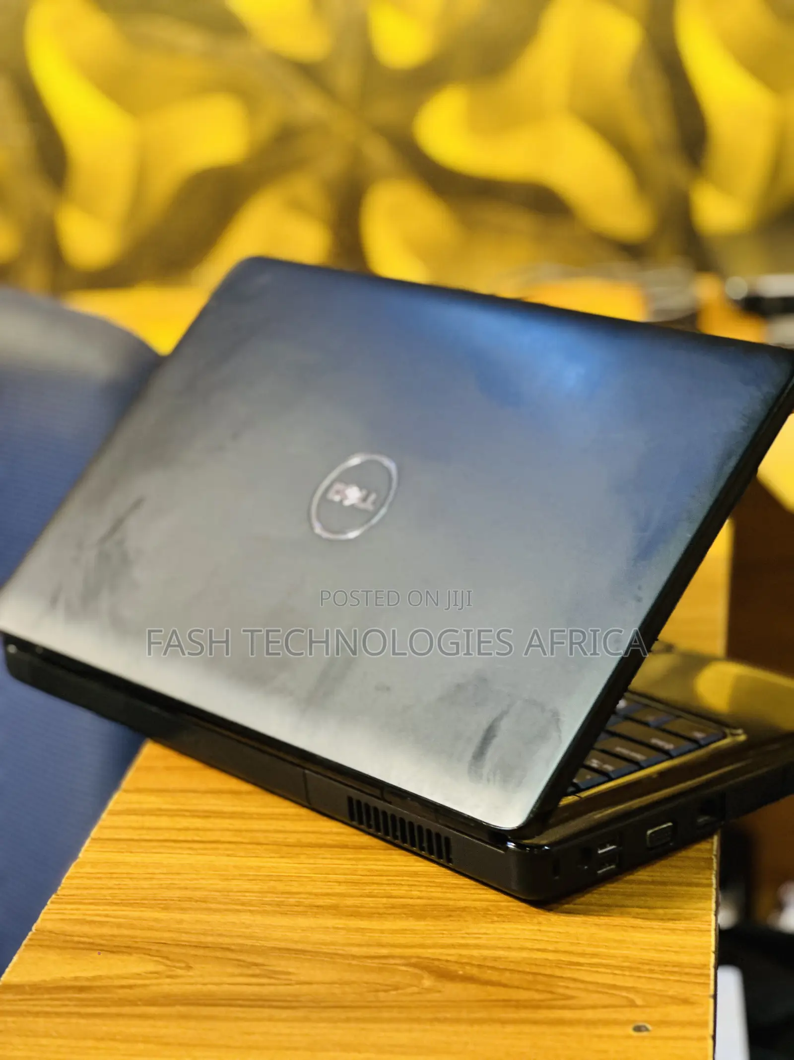 Laptop Dell Inspiron 11 3000 4GB Intel Core i7 HDD 320GB