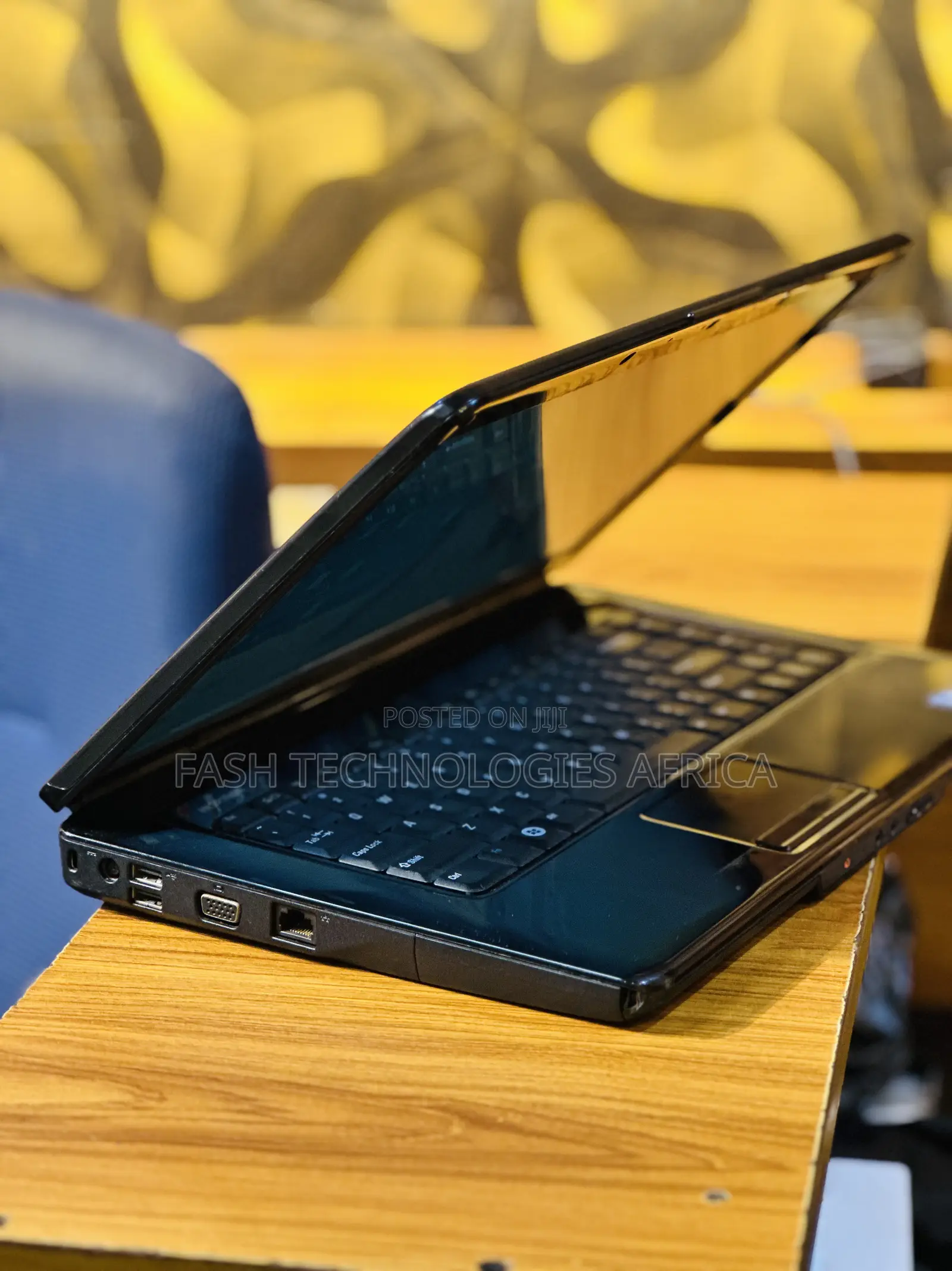 Laptop Dell Inspiron 11 3000 4GB Intel Core i7 HDD 320GB