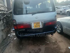 Toyota HiAce 2005 Silver