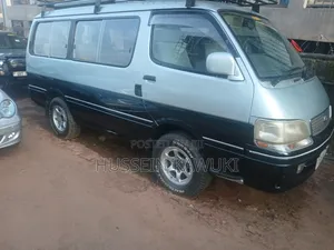 Toyota HiAce 2005 Silver