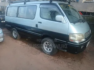 Toyota HiAce 2005 Silver