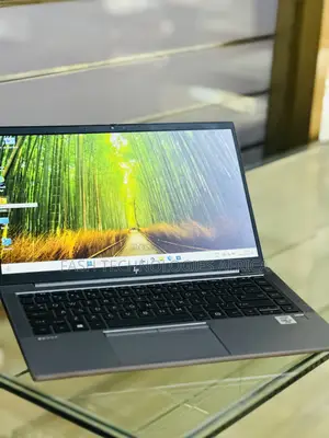 New Laptop HP ZBook Firefly 14 G7 16GB Intel Core i7 SSD 512GB