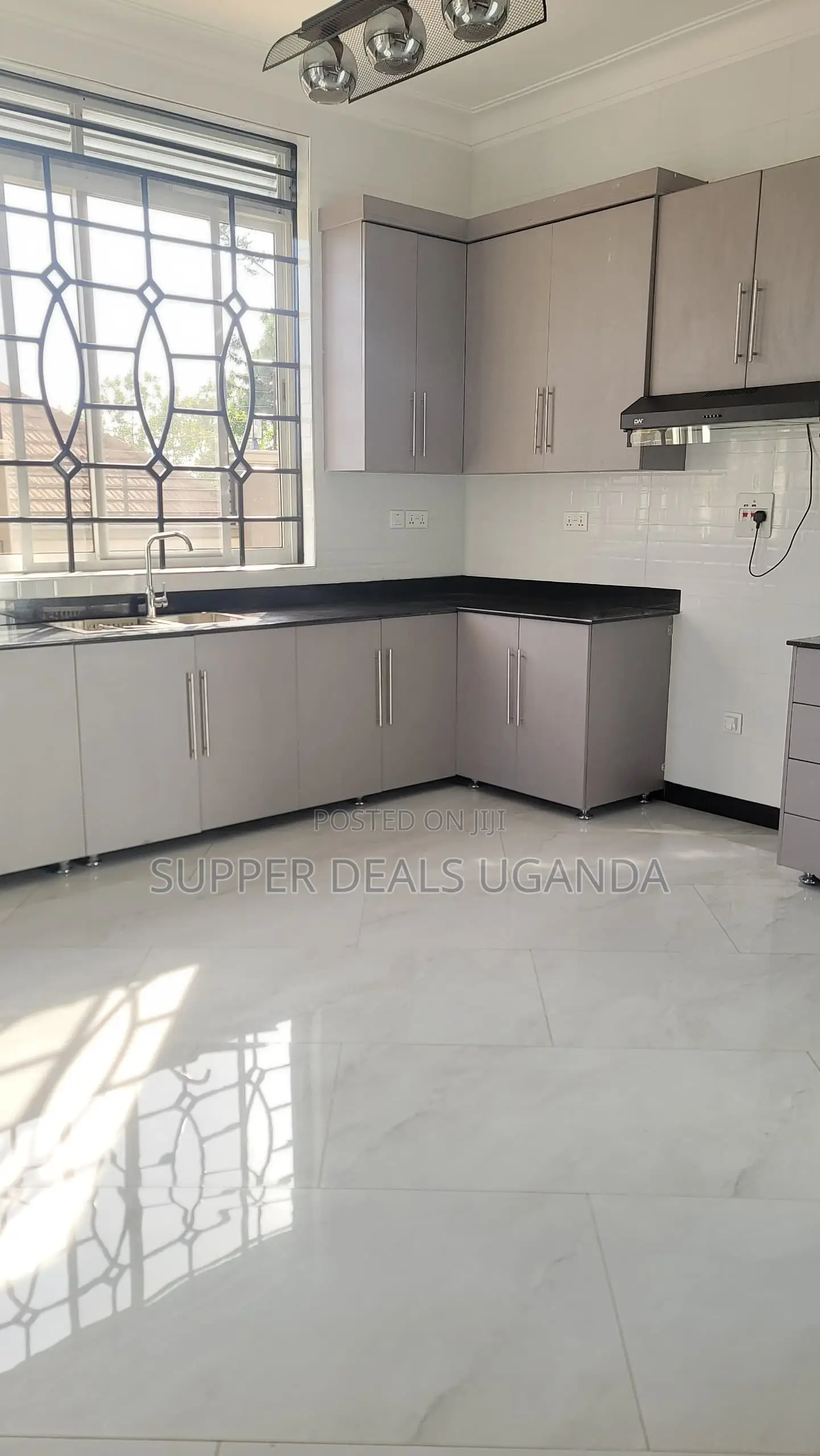 3bdrm Bungalow in Buwate, Nakawa for rent