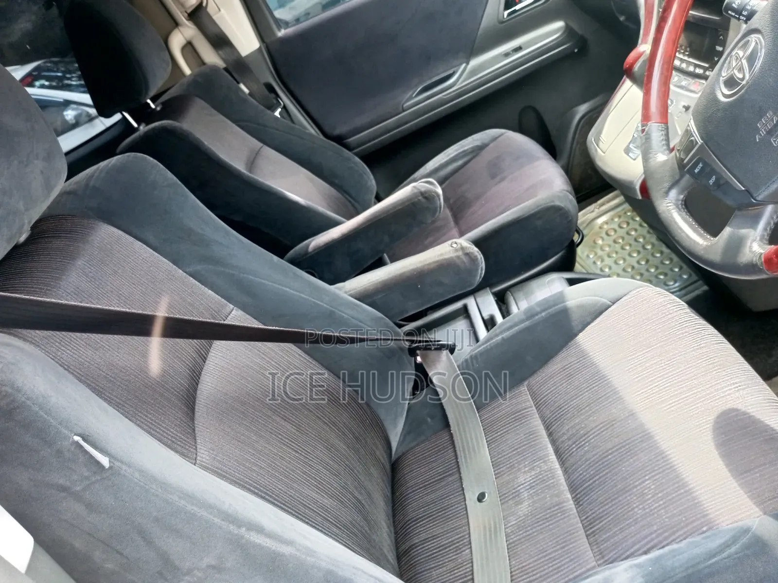 Toyota Vellfire 2009 White
