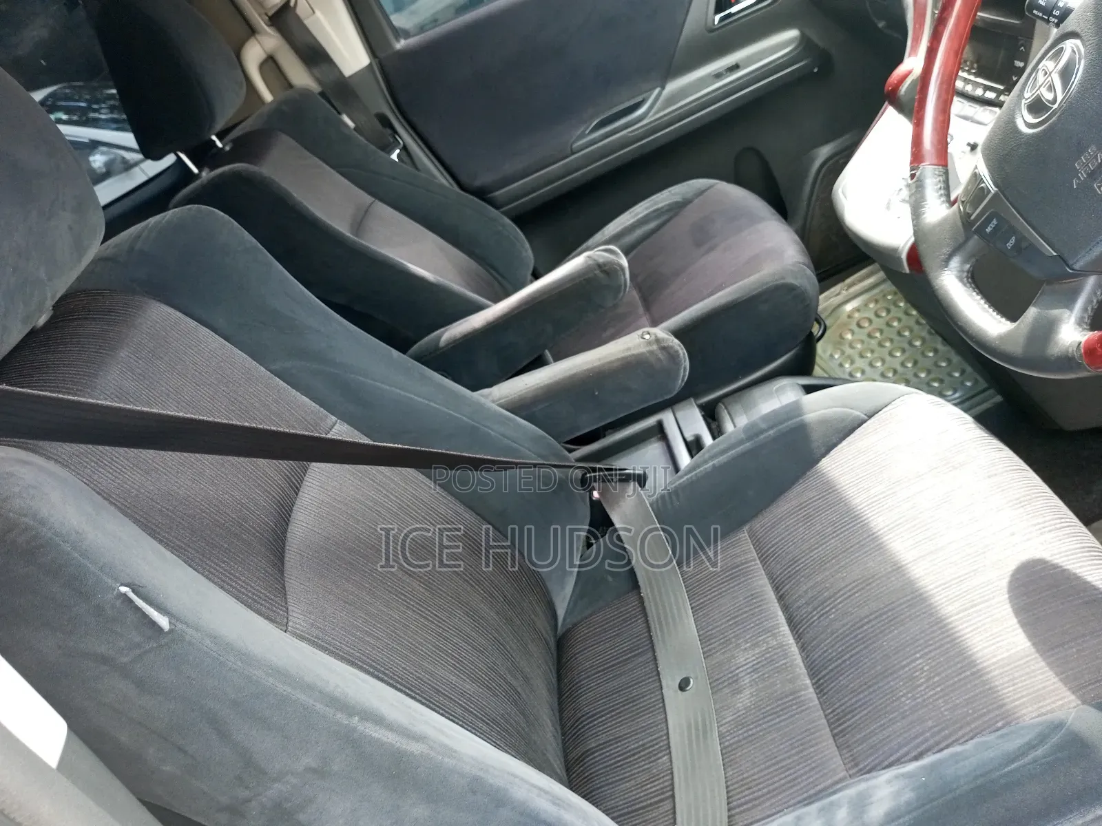 Toyota Vellfire 2009 White