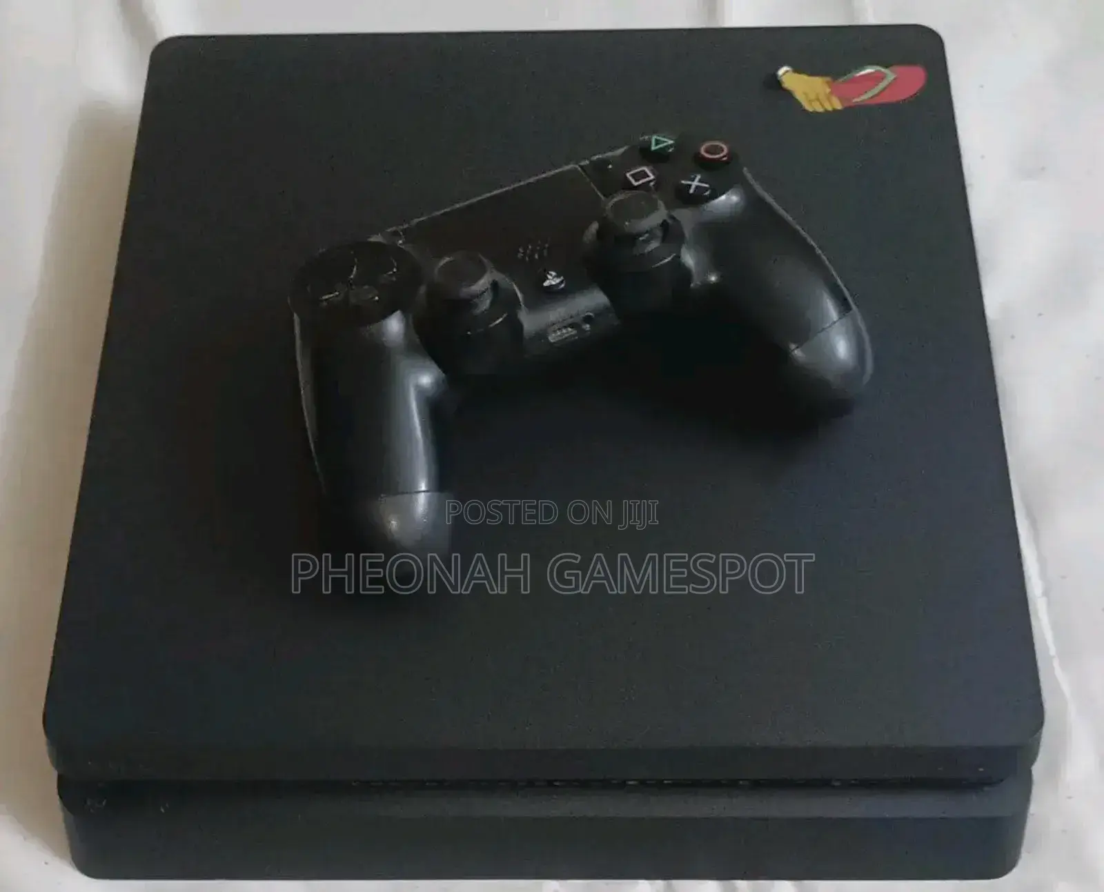 Ps4 Slim. Playstation 4 Slim: Twelve Games to Replace Your Ex. 2 Pads