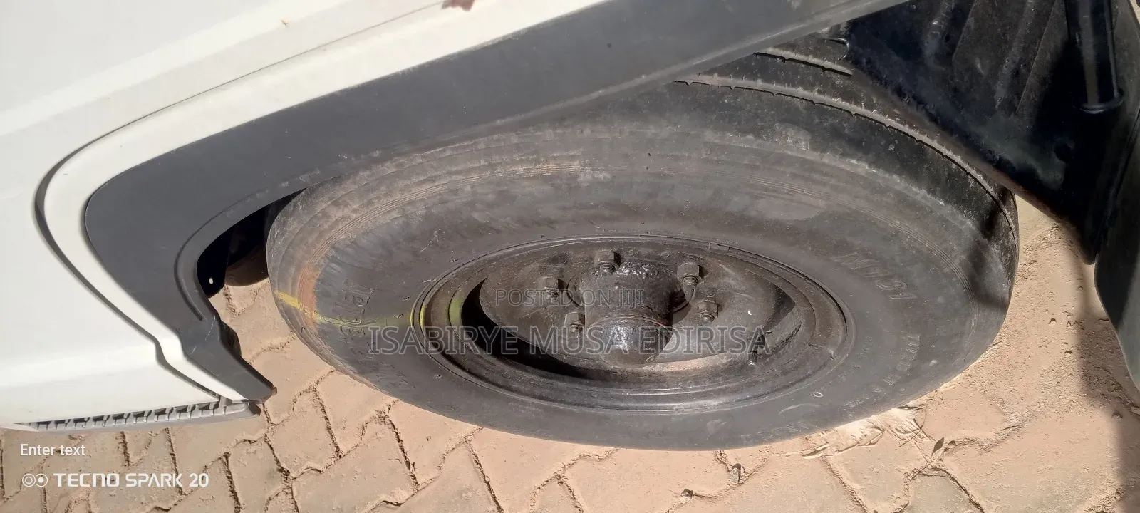 Isuzu Track Small Tye 4 B E 1