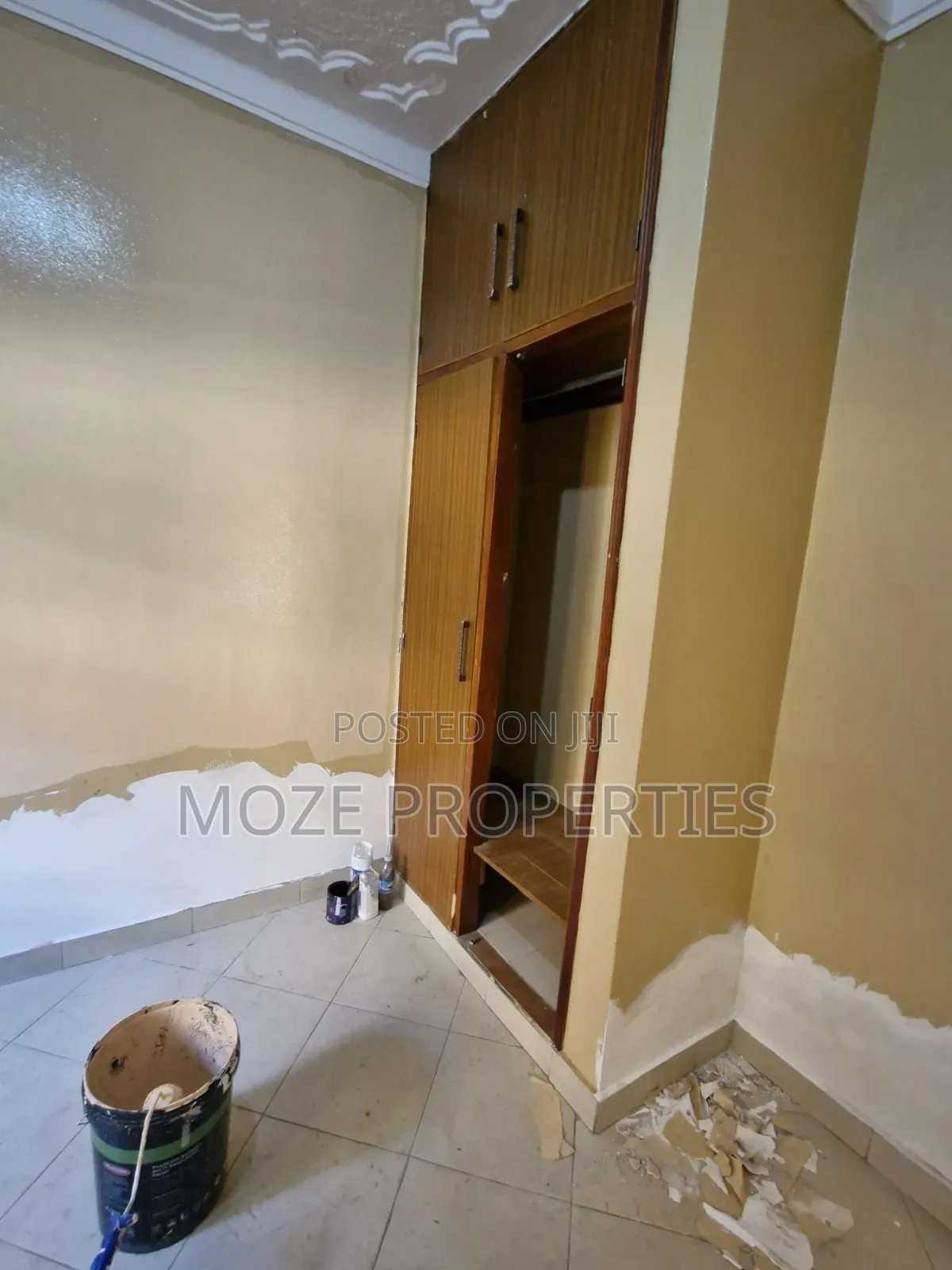 3bdrm Bungalow in Kyaliwajala Kira., Central Division for rent