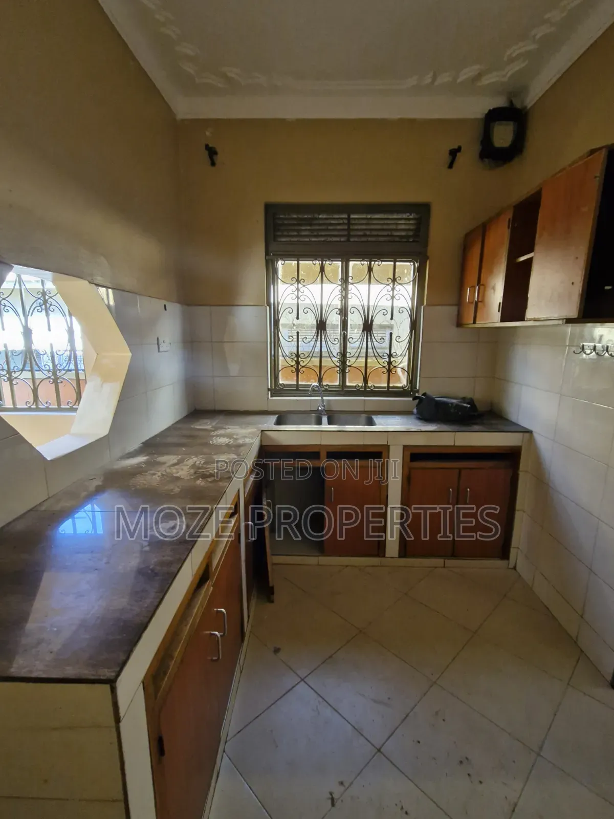 3bdrm Bungalow in Kyaliwajala Kira., Central Division for rent
