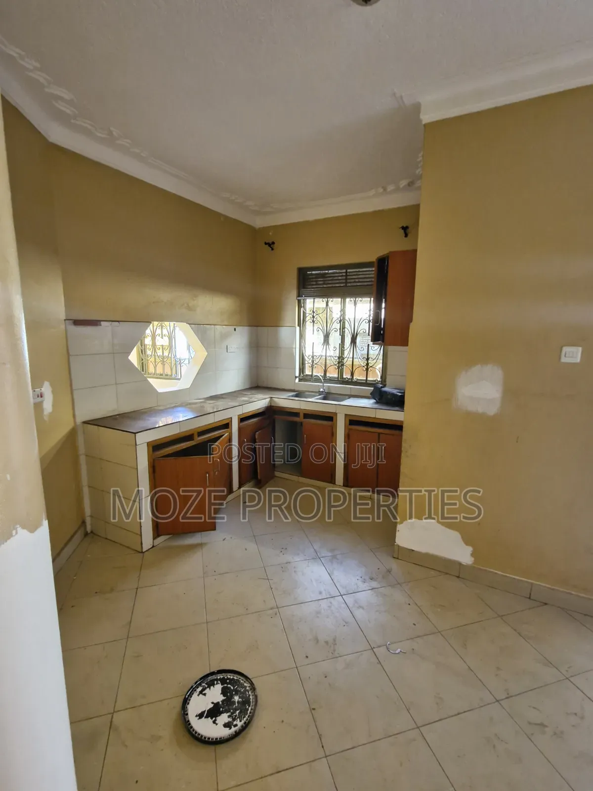 3bdrm Bungalow in Kyaliwajala Kira., Central Division for rent