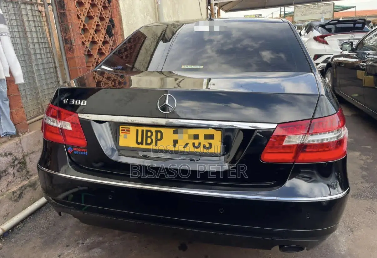 Mercedes-Benz E300 2010 Black