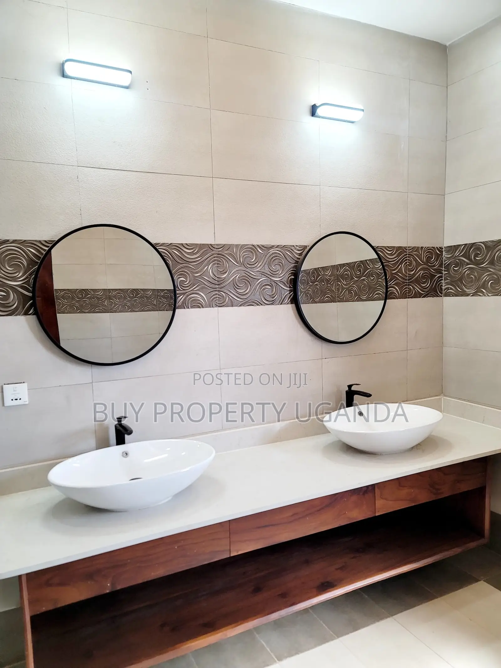 5bdrm Mansion in Katabi for sale