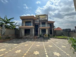 7bdrm Duplex in Lubowa Hill, Central Division for sale