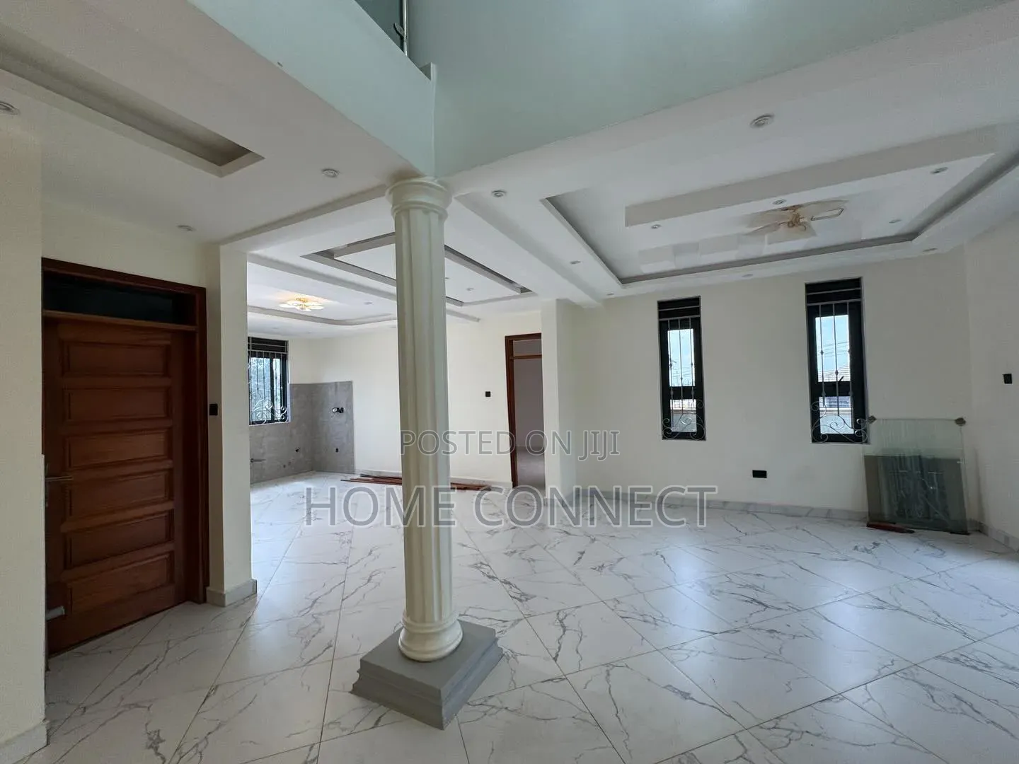 7bdrm Duplex in Lubowa Hill, Central Division for sale