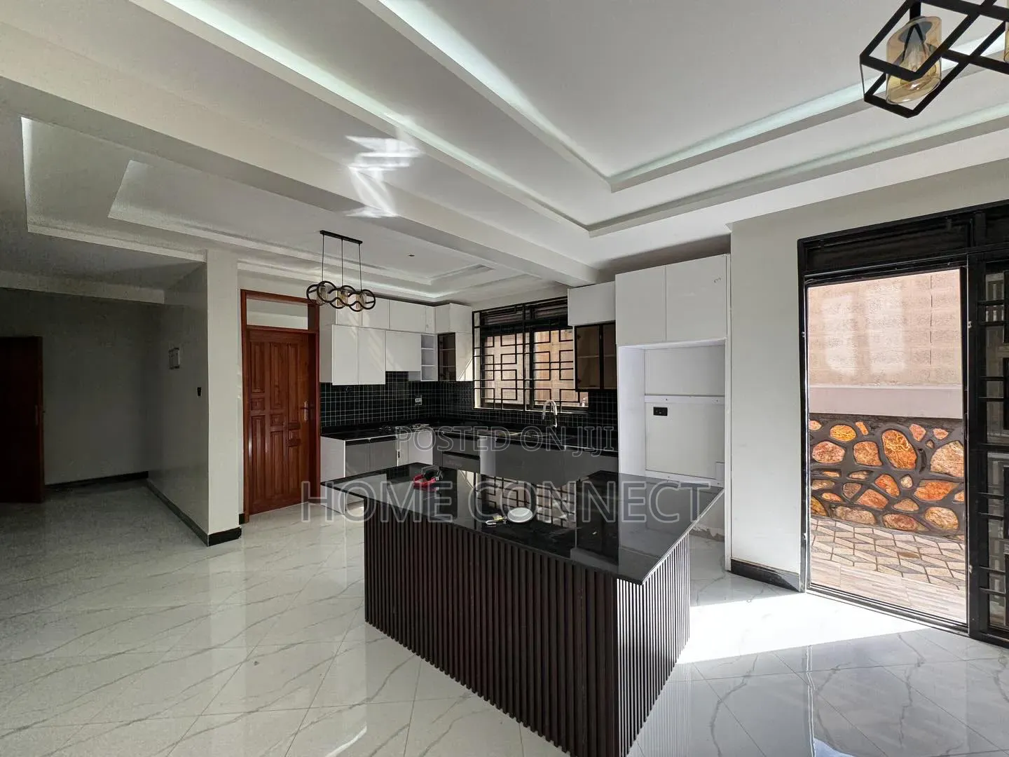 5bdrm Duplex in Serena Kigo, Central Division for sale