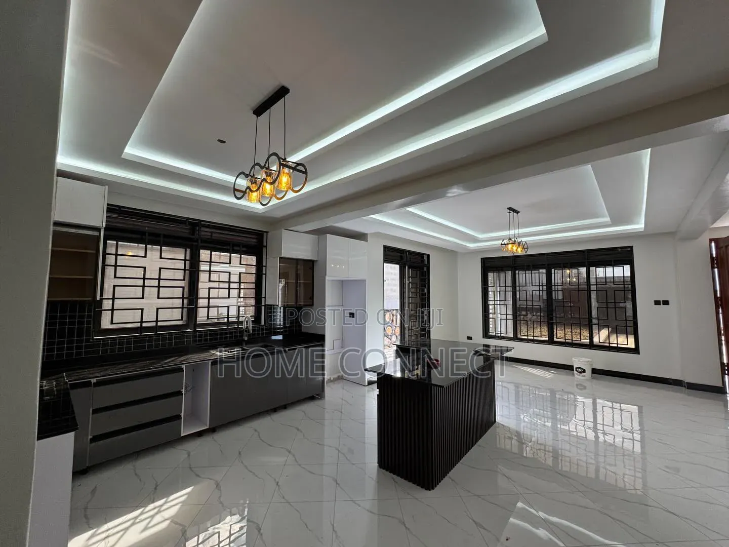 5bdrm Duplex in Serena Kigo, Central Division for sale