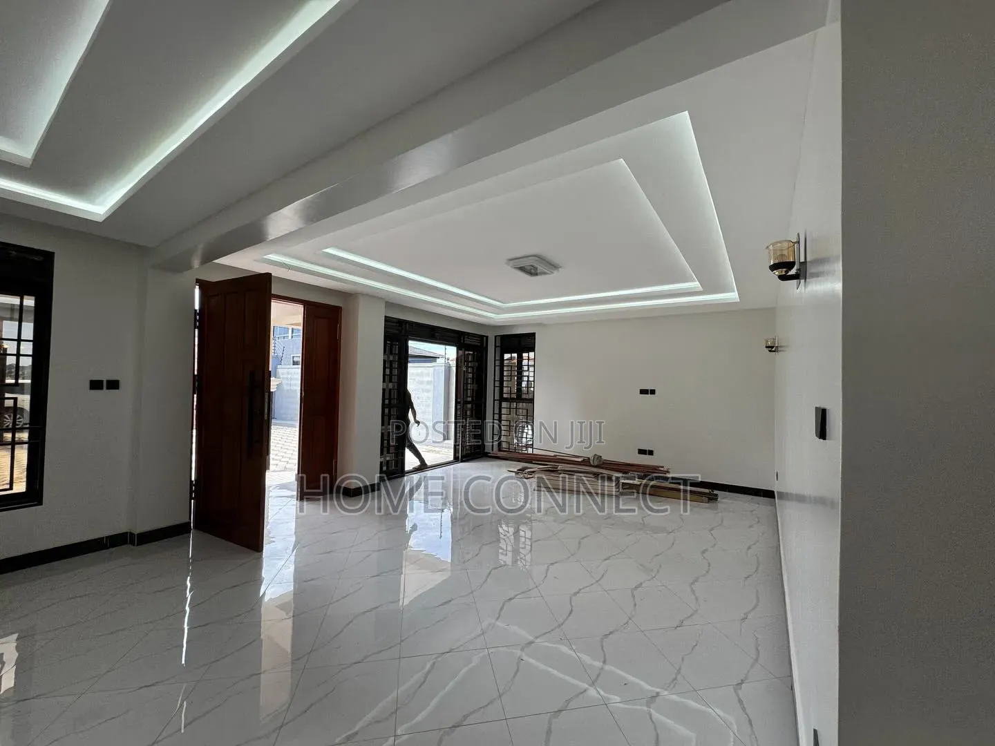 5bdrm Duplex in Serena Kigo, Central Division for sale