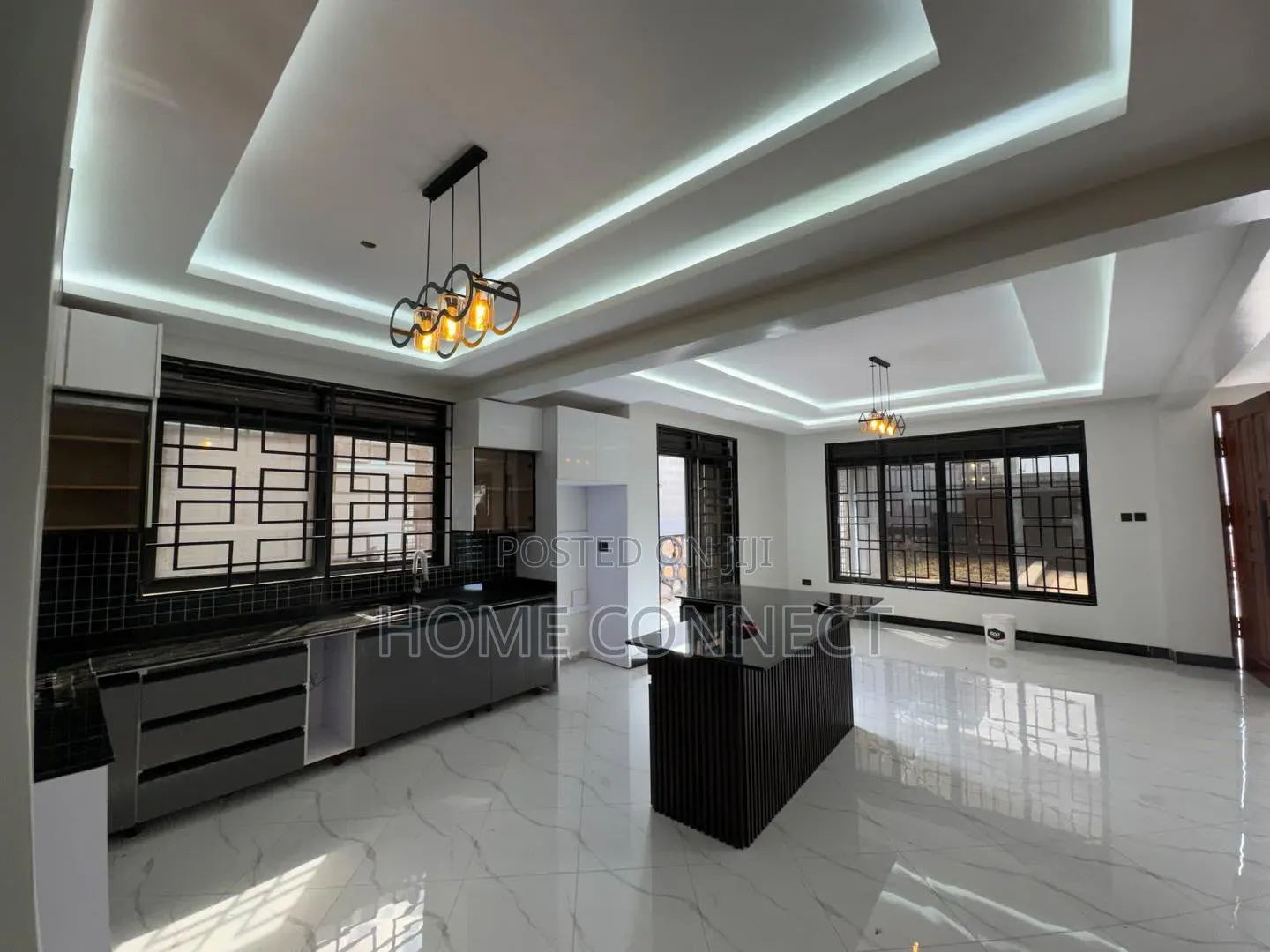 5bdrm Duplex in Serena Kigo, Central Division for sale