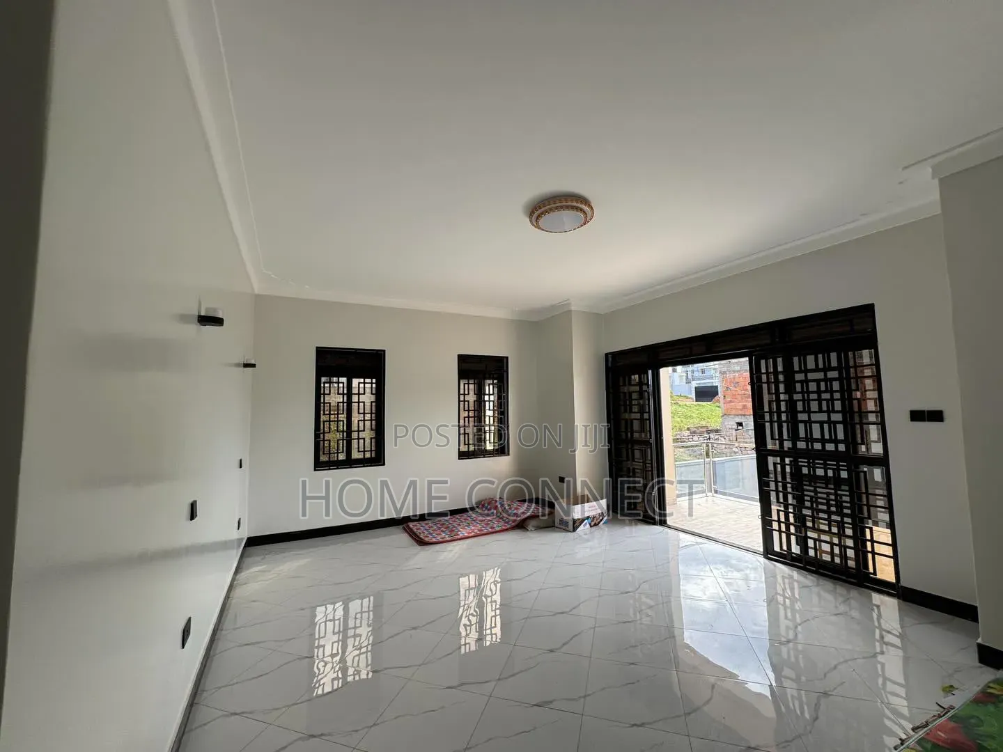 5bdrm Duplex in Serena Kigo, Central Division for sale