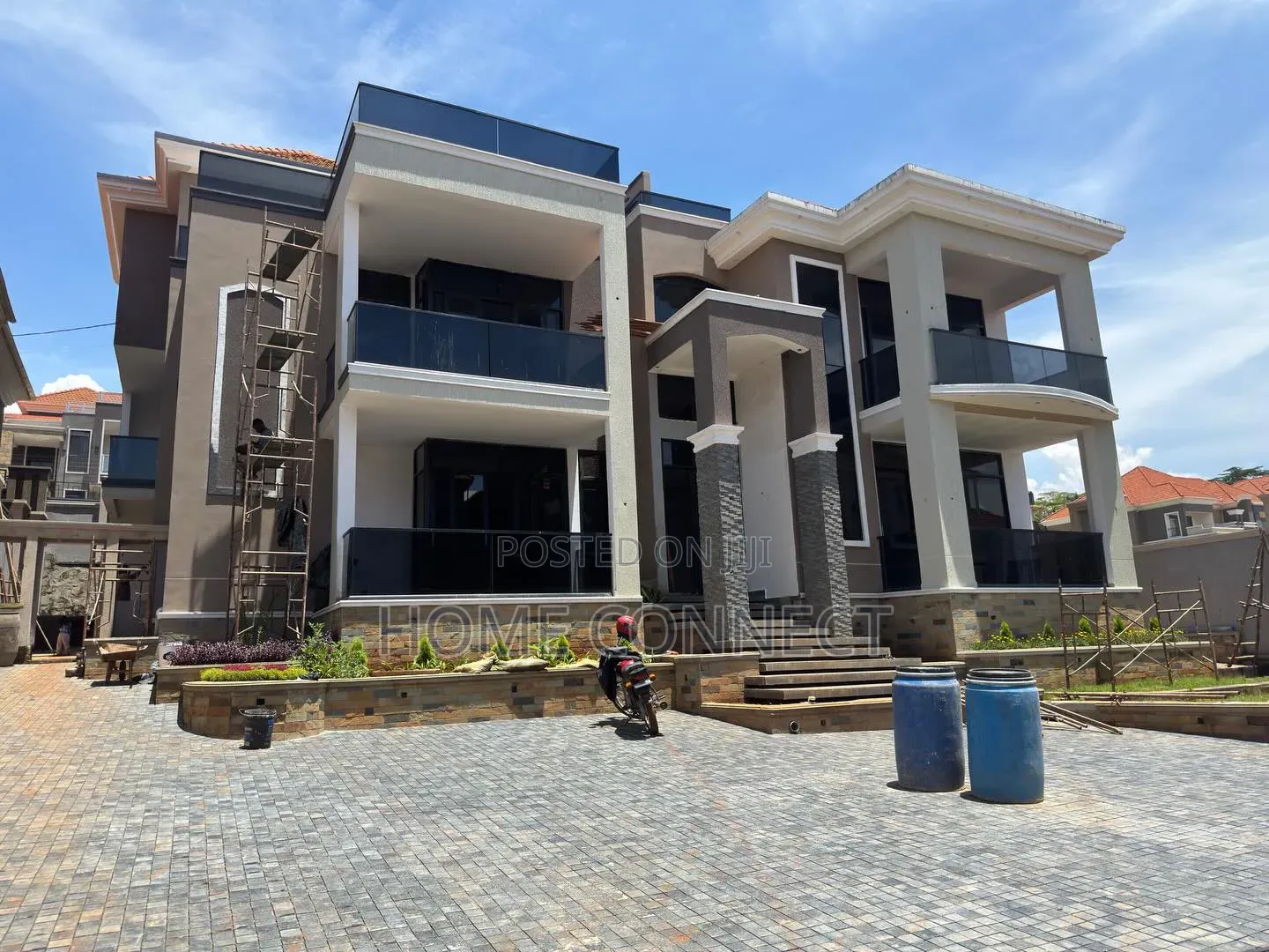 7bdrm Mansion in Munyonyo, Central Division for sale