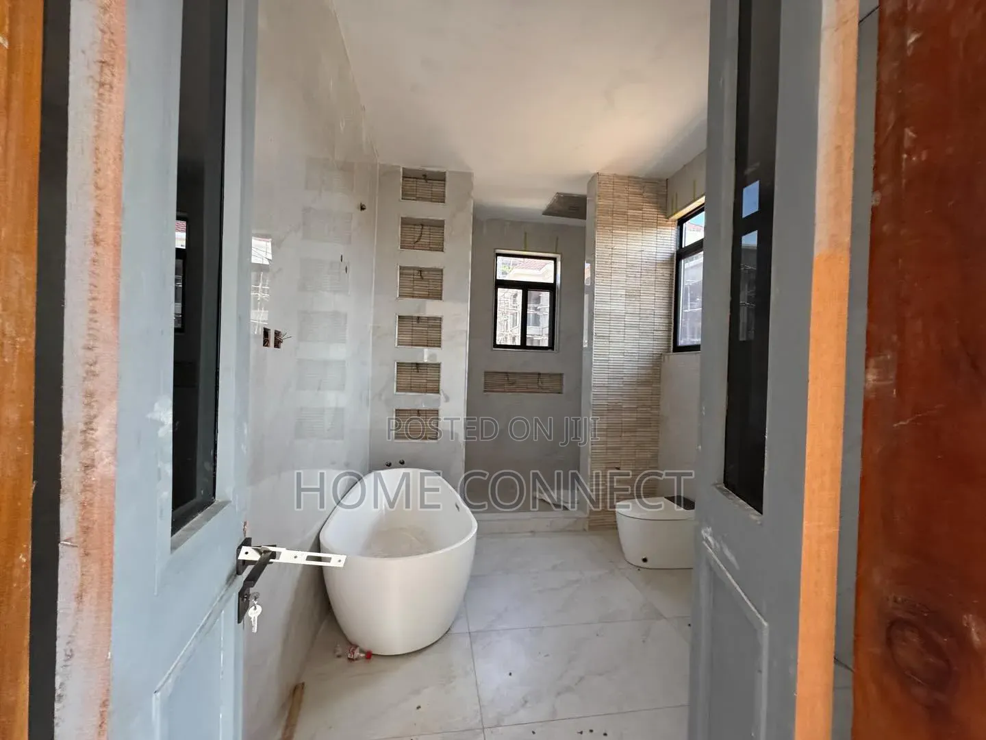 7bdrm Mansion in Munyonyo, Central Division for sale