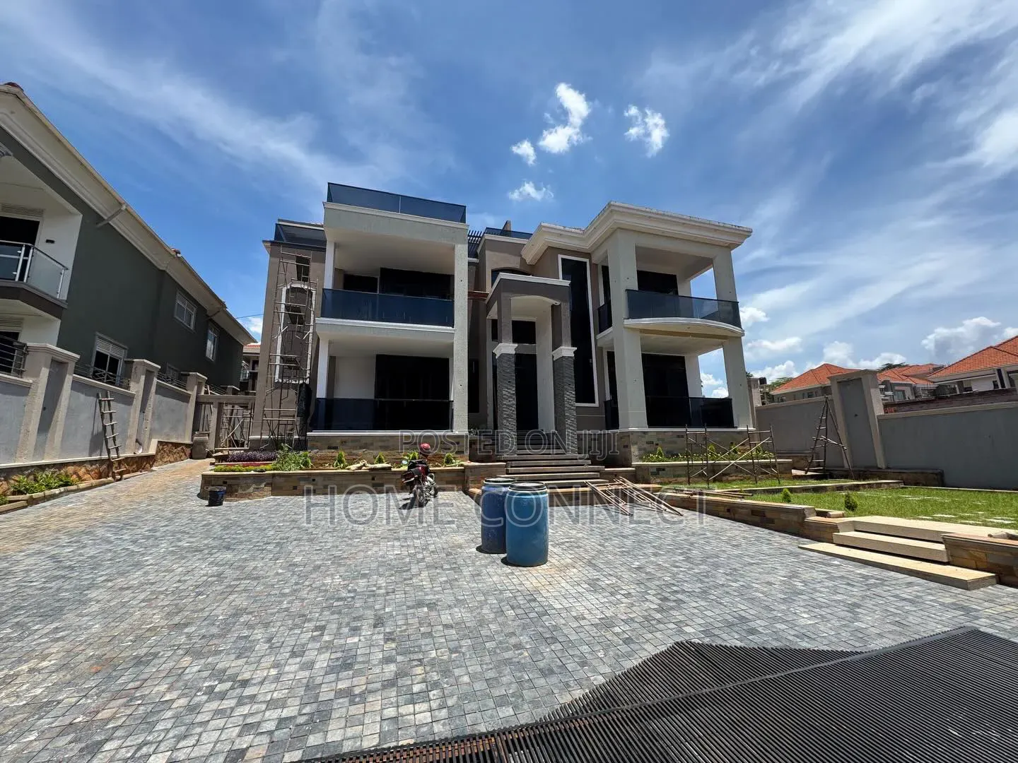 7bdrm Mansion in Munyonyo, Central Division for sale