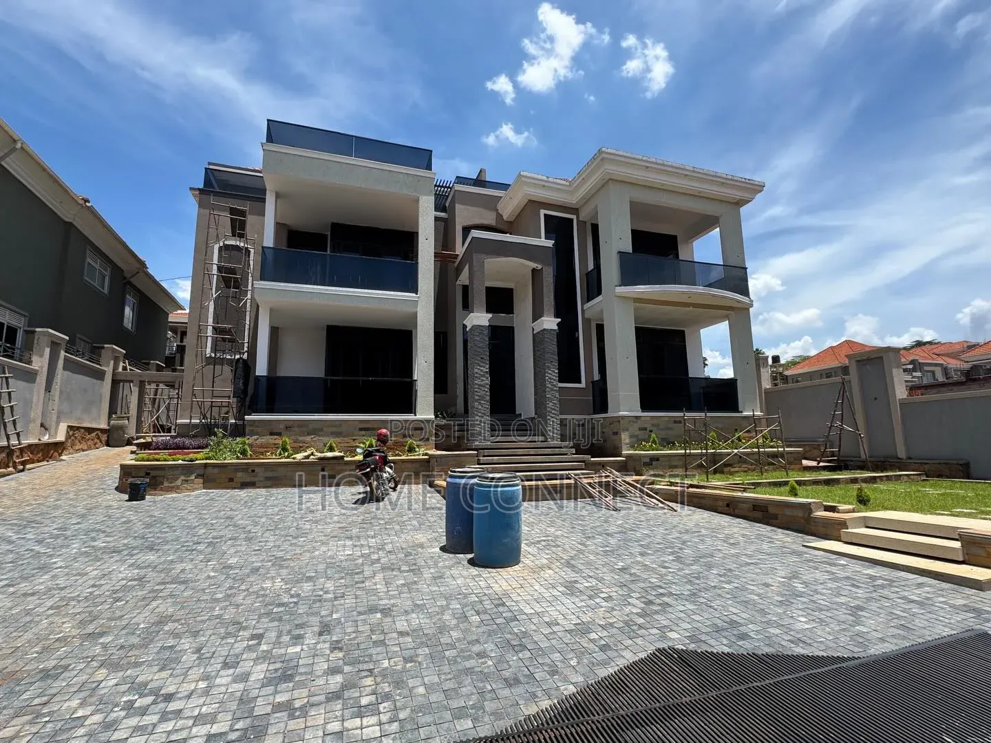 7bdrm Mansion in Munyonyo, Central Division for sale