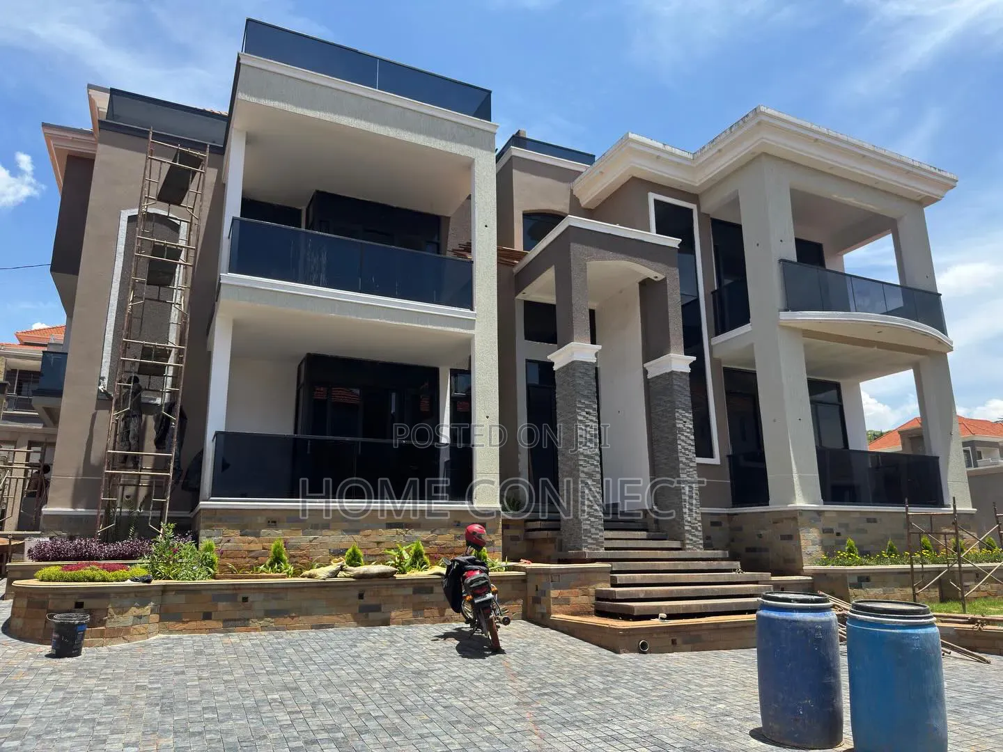7bdrm Mansion in Munyonyo, Central Division for sale