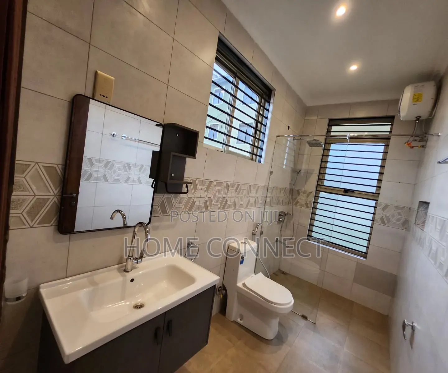 3bdrm Apartment in Muyenga, Central Division for rent