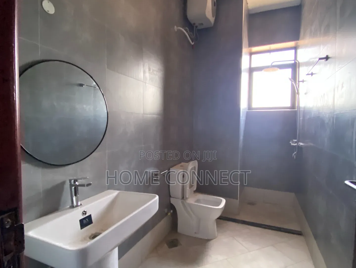 3bdrm Apartment in Muyenga, Central Division for rent