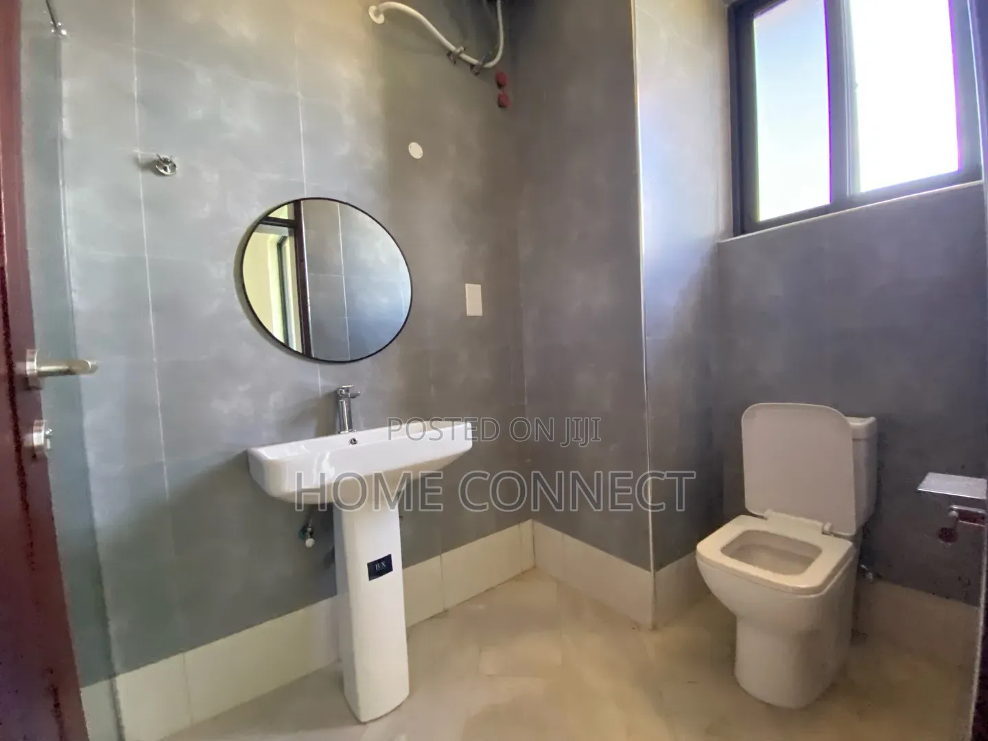 3bdrm Apartment in Muyenga, Central Division for rent