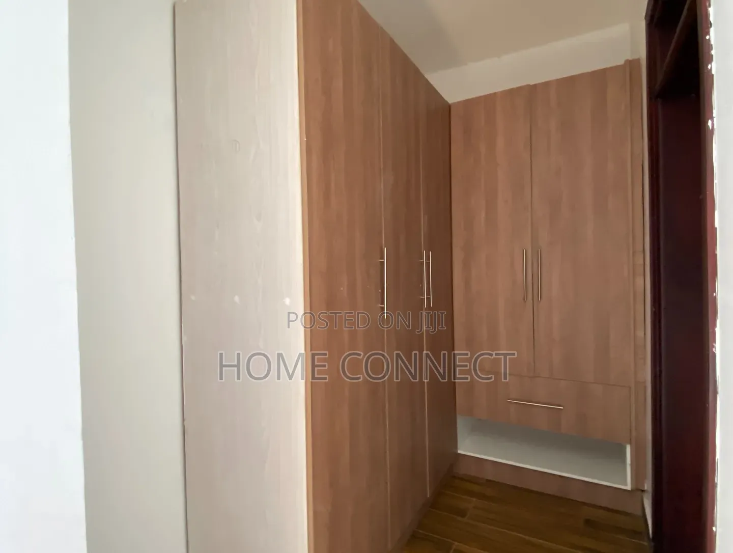 3bdrm Apartment in Muyenga, Central Division for rent