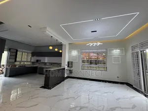 4bdrm Apartment in Kira Mamerito Rd, Central Division for sale