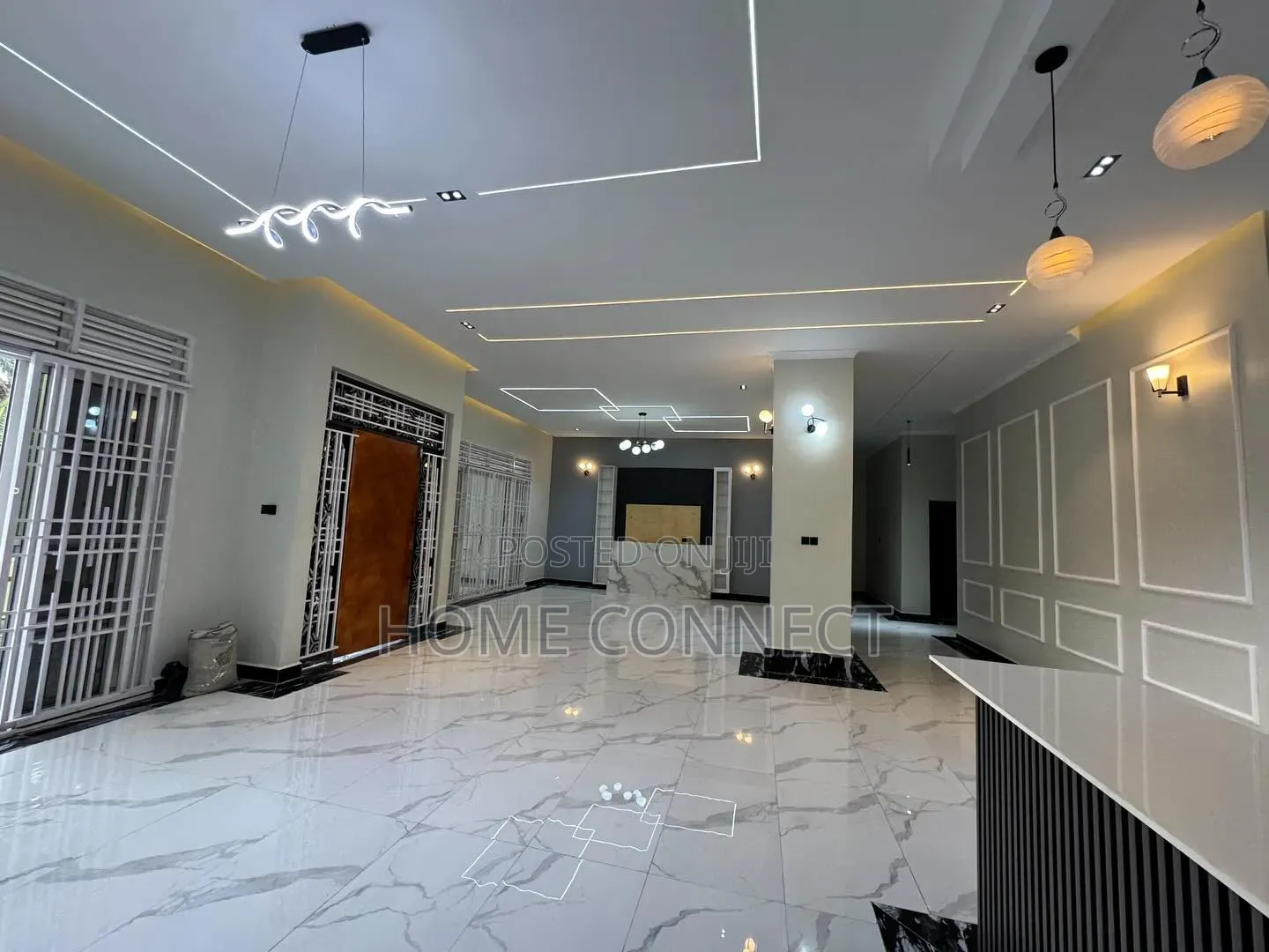 4bdrm Apartment in Kira Mamerito Rd, Central Division for sale