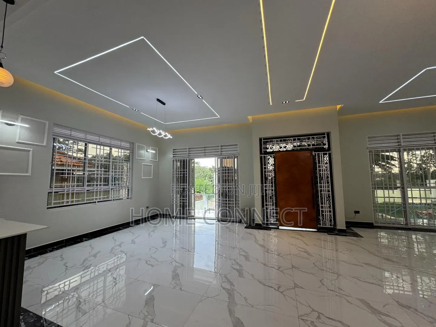 4bdrm Apartment in Kira Mamerito Rd, Central Division for sale
