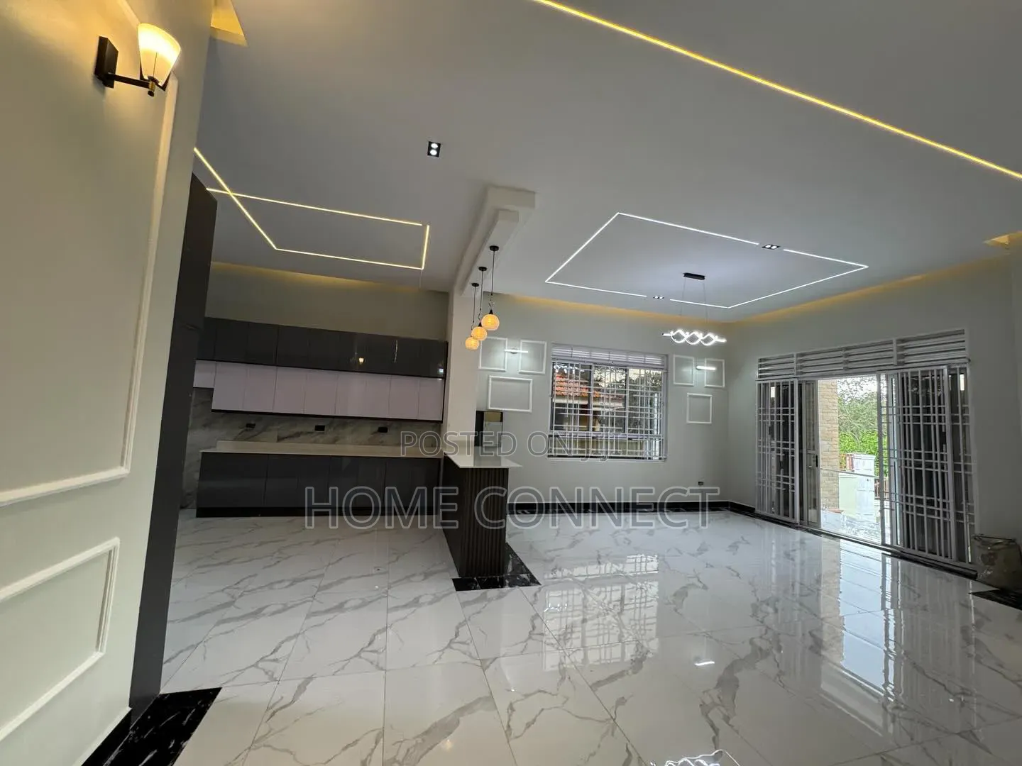 4bdrm Apartment in Kira Mamerito Rd, Central Division for sale