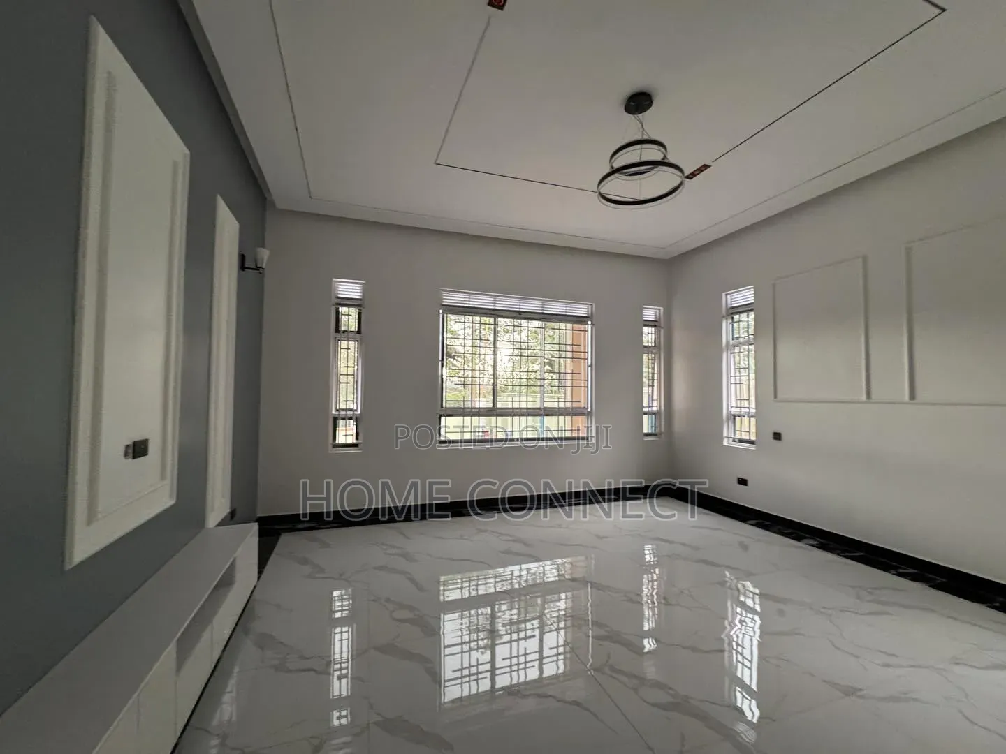 4bdrm Apartment in Kira Mamerito Rd, Central Division for sale