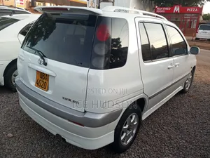 Toyota Raum 2002 White